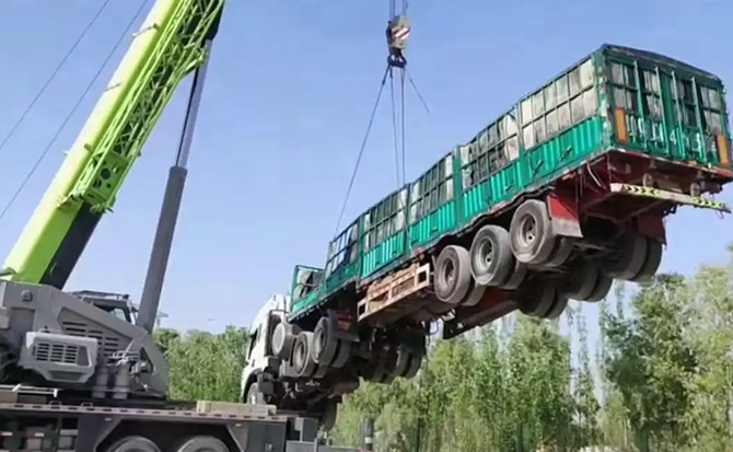 秀山道路脱困救援案例